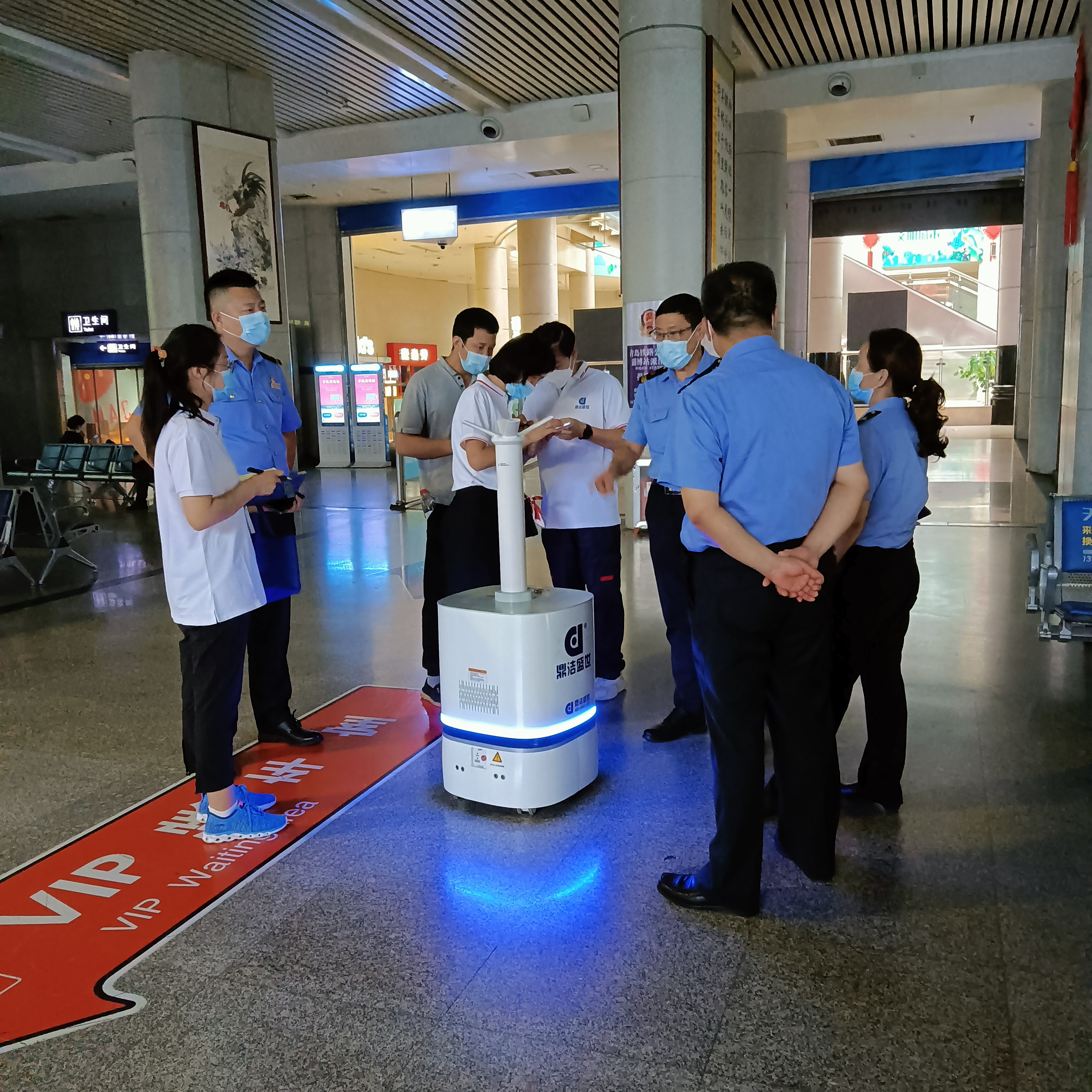淄博火車站，北京豐臺站，配備鼎潔盛世消毒消殺機器人26